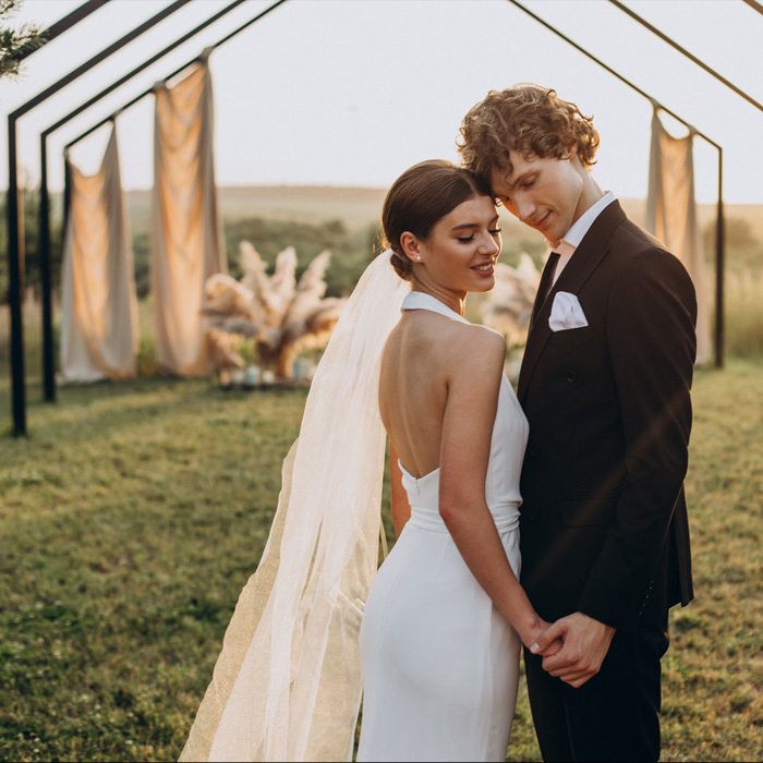 dayton-ohio-wedding-show-bride-groom-700x700 Dayton Wedding Show bride and groom
